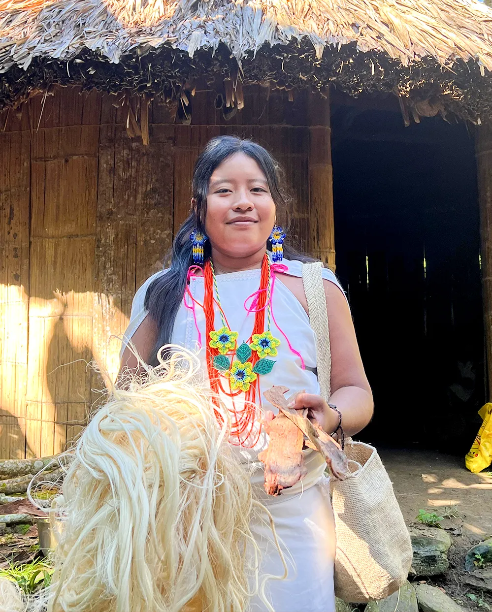 Artisane Wiwa dans son rancheria